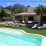 Location d’une villa avec piscine classée 4 étoiles pour huit personnes à Palombaggia en Corse du sud.